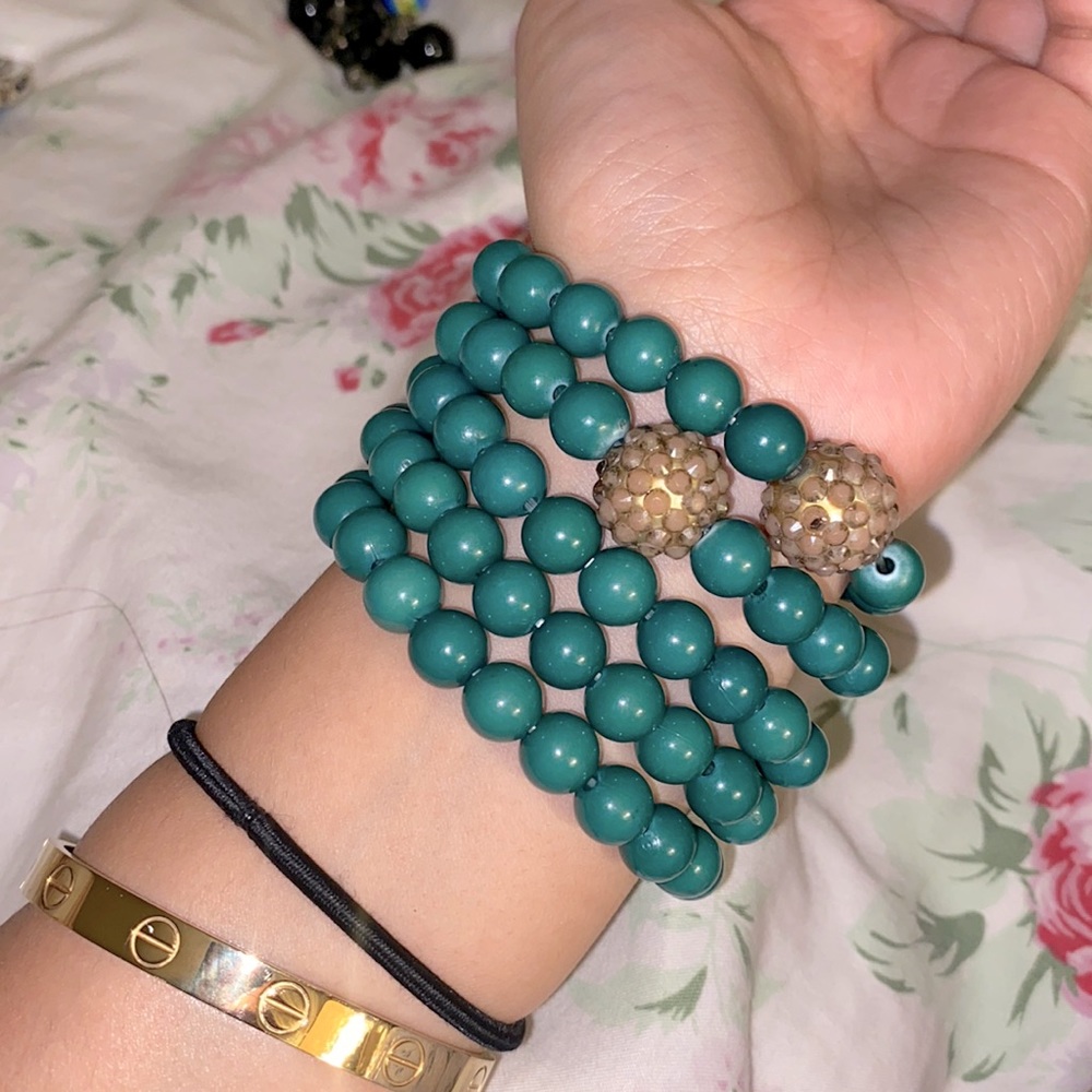 Green beads bracelet set, with big gold beads